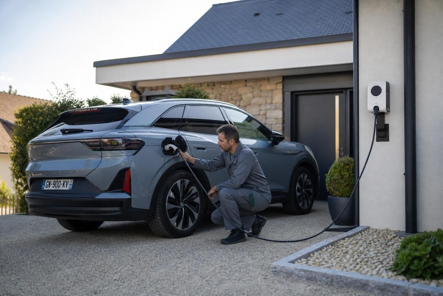 Obtenez un devis rapide pour votre assurance voiture électrique avec des garanties spécialement adaptées à vos besoins. Protégez efficacement votre véhicule écologique dès aujourd'hui.